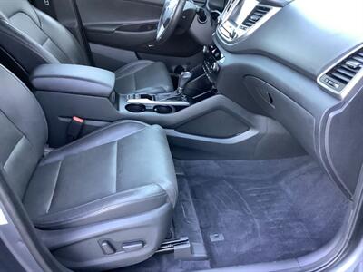 2017 Hyundai TUCSON Limited - Photo 33 - Crest Hill, IL 60403