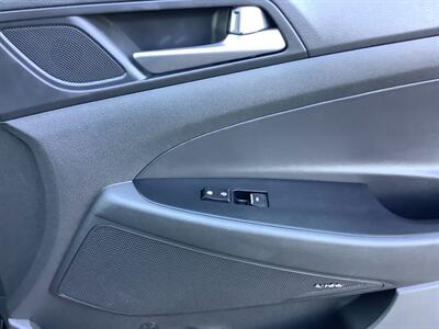 2017 Hyundai TUCSON Limited - Photo 32 - Crest Hill, IL 60403