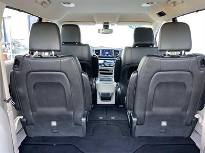 2020 Chrysler Pacifica Touring L   - Photo 34 - Crest Hill, IL 60403