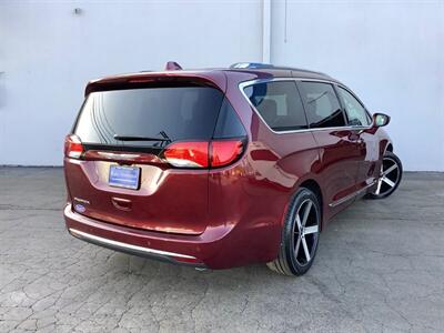 2020 Chrysler Pacifica Touring L   - Photo 7 - Crest Hill, IL 60403