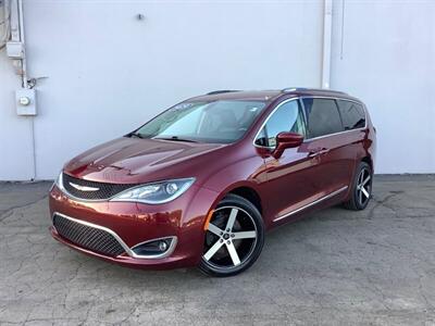 2020 Chrysler Pacifica Touring L   - Photo 2 - Crest Hill, IL 60403