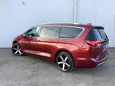 2020 Chrysler Pacifica Touring L   - Photo 5 - Crest Hill, IL 60403