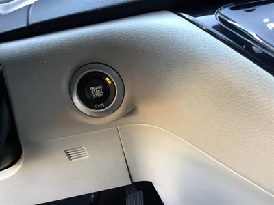 2020 Chrysler Pacifica Touring L   - Photo 18 - Crest Hill, IL 60403