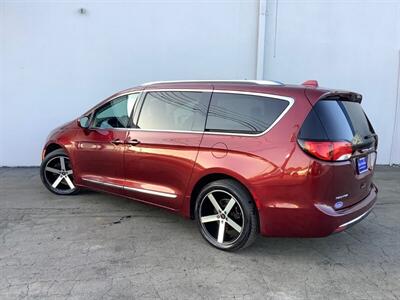 2020 Chrysler Pacifica Touring L   - Photo 5 - Crest Hill, IL 60403