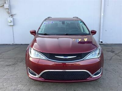 2020 Chrysler Pacifica Touring L   - Photo 14 - Crest Hill, IL 60403