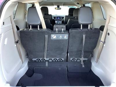 2020 Chrysler Pacifica Touring L   - Photo 33 - Crest Hill, IL 60403