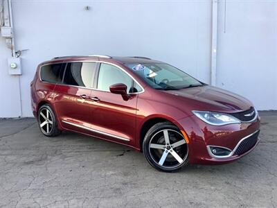 2020 Chrysler Pacifica Touring L   - Photo 9 - Crest Hill, IL 60403