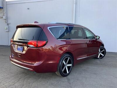 2020 Chrysler Pacifica Touring L   - Photo 8 - Crest Hill, IL 60403