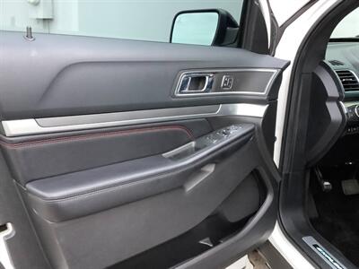 2016 Ford Explorer Sport   - Photo 15 - Crest Hill, IL 60403