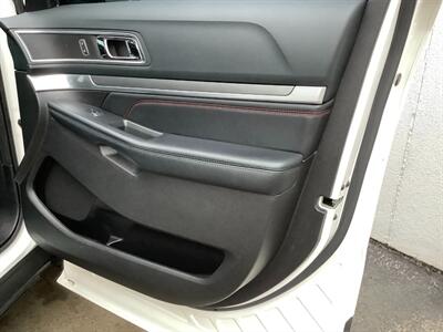 2016 Ford Explorer Sport   - Photo 30 - Crest Hill, IL 60403