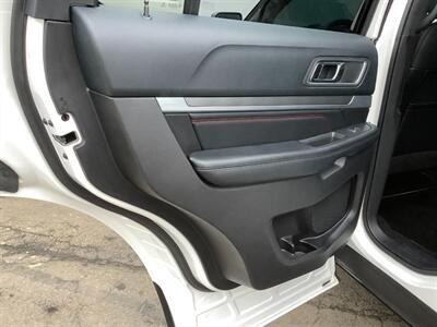 2016 Ford Explorer Sport   - Photo 24 - Crest Hill, IL 60403