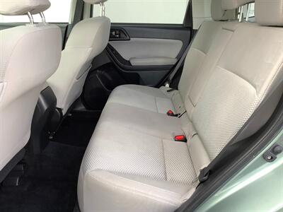 2017 Subaru Forester 2.5i Premium   - Photo 22 - Crest Hill, IL 60403