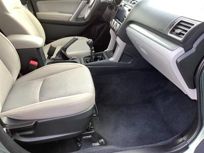 2017 Subaru Forester 2.5i Premium   - Photo 26 - Crest Hill, IL 60403