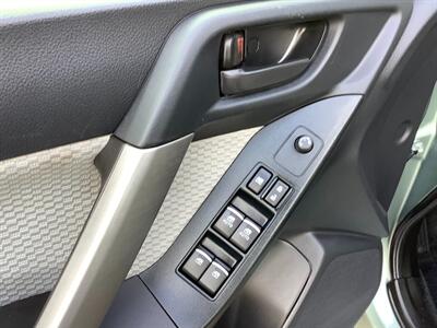 2017 Subaru Forester 2.5i Premium   - Photo 10 - Crest Hill, IL 60403