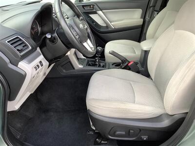 2017 Subaru Forester 2.5i Premium   - Photo 38 - Crest Hill, IL 60403