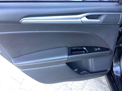 2013 Ford Fusion Titanium   - Photo 27 - Crest Hill, IL 60403