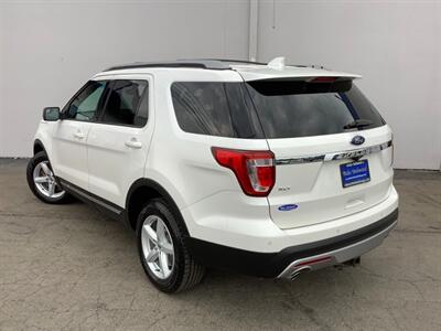 2017 Ford Explorer XLT - Photo 4 - Crest Hill, IL 60403