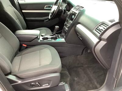 2017 Ford Explorer XLT - Photo 43 - Crest Hill, IL 60403