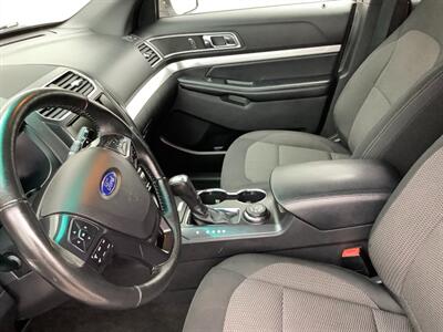 2017 Ford Explorer XLT - Photo 15 - Crest Hill, IL 60403