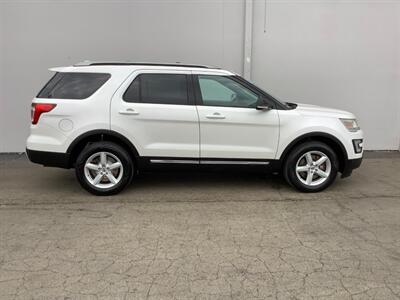 2017 Ford Explorer XLT - Photo 7 - Crest Hill, IL 60403