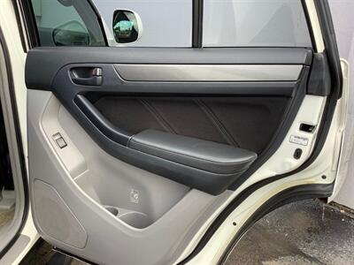 2006 Toyota 4Runner SR5   - Photo 26 - Crest Hill, IL 60403