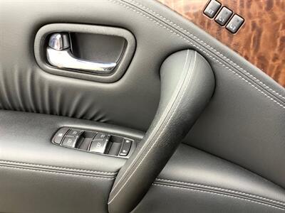 2019 Nissan Armada Platinum   - Photo 11 - Crest Hill, IL 60403