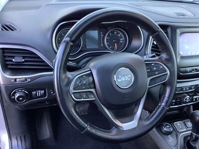 2019 Jeep Cherokee Latitude Plus   - Photo 18 - Crest Hill, IL 60403