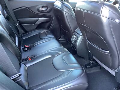 2019 Jeep Cherokee Latitude Plus   - Photo 34 - Crest Hill, IL 60403