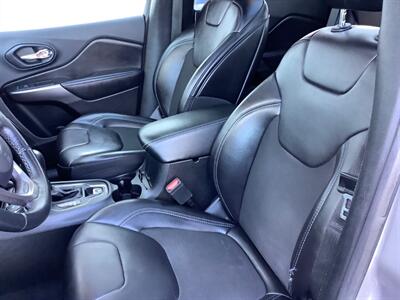 2019 Jeep Cherokee Latitude Plus   - Photo 29 - Crest Hill, IL 60403