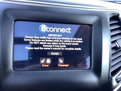 2019 Jeep Cherokee Latitude Plus   - Photo 20 - Crest Hill, IL 60403