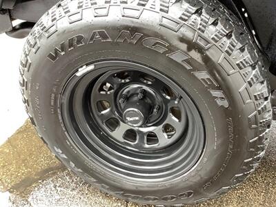 2004 Jeep Wrangler Unlimited   - Photo 33 - Crest Hill, IL 60403