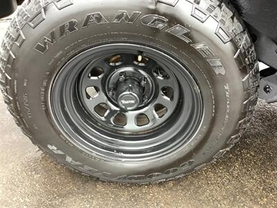 2004 Jeep Wrangler Unlimited   - Photo 31 - Crest Hill, IL 60403