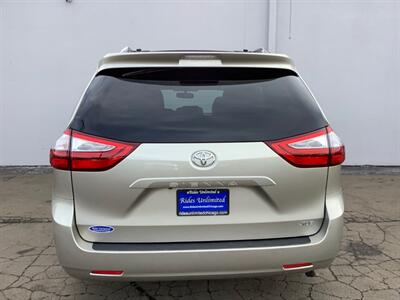 2016 Toyota Sienna XLE 8-Passenger - Photo 5 - Crest Hill, IL 60403