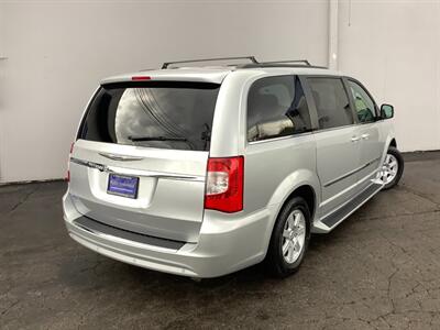 2012 Chrysler Town & Country Touring   - Photo 5 - Crest Hill, IL 60403