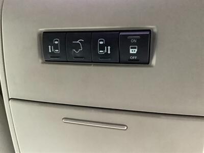 2012 Chrysler Town & Country Touring   - Photo 52 - Crest Hill, IL 60403