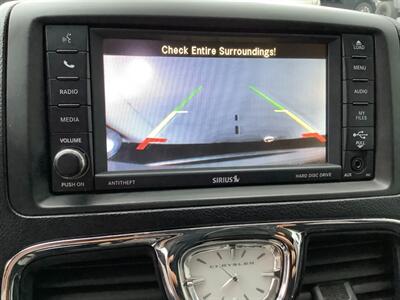 2012 Chrysler Town & Country Touring   - Photo 8 - Crest Hill, IL 60403