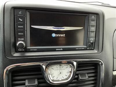 2012 Chrysler Town & Country Touring   - Photo 16 - Crest Hill, IL 60403