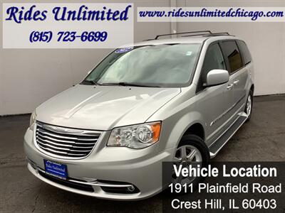2012 Chrysler Town & Country Touring   - Photo 1 - Crest Hill, IL 60403