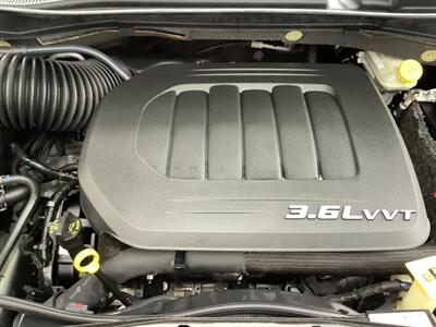 2012 Chrysler Town & Country Touring   - Photo 44 - Crest Hill, IL 60403