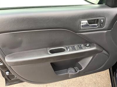 2009 Ford Fusion V6 SE - Photo 10 - Crest Hill, IL 60403
