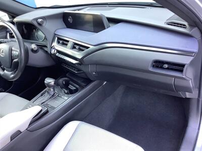 2019 Lexus UX 250h   - Photo 34 - Crest Hill, IL 60403