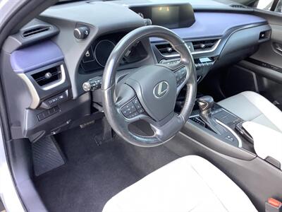 2019 Lexus UX 250h   - Photo 16 - Crest Hill, IL 60403