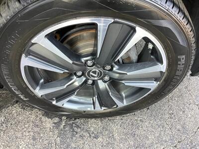 2019 Lexus UX 250h   - Photo 46 - Crest Hill, IL 60403