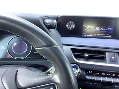2019 Lexus UX 250h   - Photo 19 - Crest Hill, IL 60403