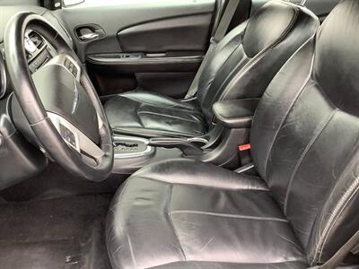 2014 Chrysler 200 Limited   - Photo 10 - Crest Hill, IL 60403