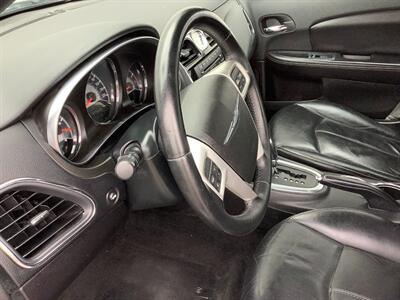2014 Chrysler 200 Limited   - Photo 11 - Crest Hill, IL 60403