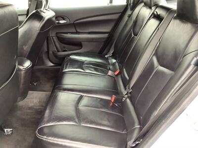 2014 Chrysler 200 Limited   - Photo 18 - Crest Hill, IL 60403