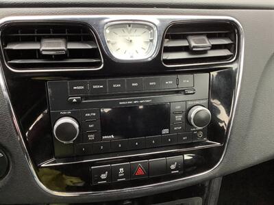 2014 Chrysler 200 Limited   - Photo 14 - Crest Hill, IL 60403