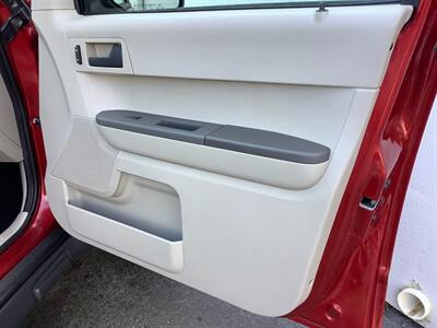 2012 Ford Escape XLS   - Photo 39 - Crest Hill, IL 60403