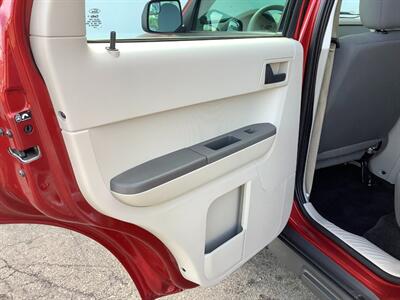 2012 Ford Escape XLS   - Photo 23 - Crest Hill, IL 60403